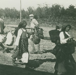Serbia WWI Serb Women Feeding French Troops old SIP Photo 1914-1918