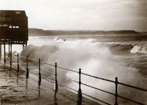 North Yorkshire Scarborough Rough Sea Beachfront Holidays old Amateur Photo 1900