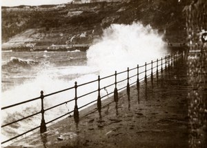 North Yorkshire Scarborough Rough Sea Beachfront Holidays old Amateur Photo 1900