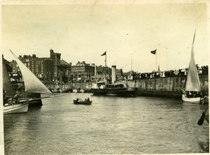 North Yorkshire Scarborough busy Harbour Boats Holidays old Amateur Photo 1900