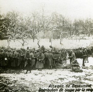 France WWI Douaumont Attack Soldiers Soup Winter Scene old SIP Photo 1914-1918