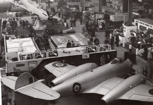 Paris Grand Palais Salon de l'Aeronautique Gloster Meteor Avion de Chasse Ancienne Photo 1946