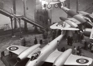 Paris Grand Palais Salon de l'Aeronautique Avion Gloster Meteor Ancienne Photo 1946