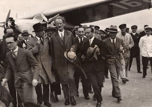 France Le Bourget Arrivee du Professeur Auguste Piccard Ancienne Photo 1931