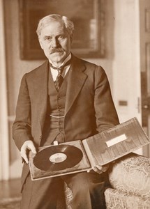 Ramsay MacDonald & His Master's Voice Record of King's Speech Old Photo 1930