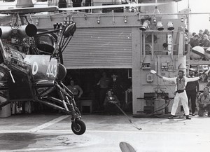 Prince Charles guiding Helicopter off HMS Jupiter flight deck Old Photo 1974