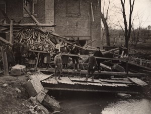 France Somme Nesle WWI Children on Blown up Bridge Old Photo 1914-1918