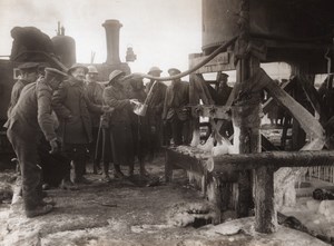 France WWI British Western Front British Troops Drinking Water Photo 1914-1918