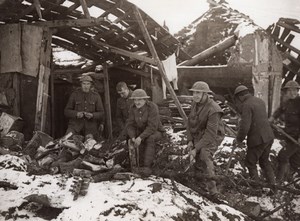 France WWI British Western Front Troops Collecting Firewood Old Photo 1914-1918