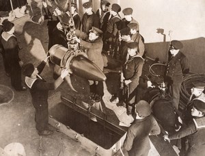 WWI British Navy Bomb Drill aboard a Battleship Sailors Old Photo 1914-1918