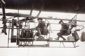France Aviation Dirigeable Willows City of Cardiff Poste de Pilotage Ancienne Photo 1910