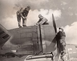 WWII Boeing B-17 Flying Fortress Yankee Doodle being serviced old Photo 1945