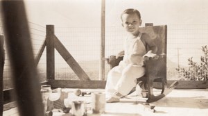 USA Happy Toddler on Rocking Chair old Snapshot Photo 1945