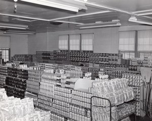 Orlando AFB Scene at Air Force Base Supermarket Aisle Military Old Photo 1960's