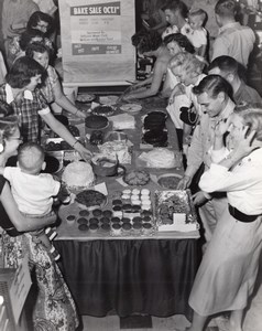 Orlando AFB? Air Force Base Military Bake Sale Families Old Photo 1960's