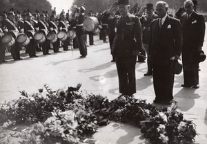 Paris Unknown Soldier General Legentilhomme & Revers old Press Photo 1945