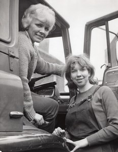 Sheffield Sisters Ann Shirt & Glenys Truck Drivers Haulage old Photo 1965