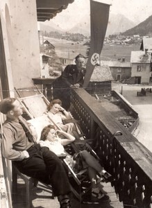 Germany? Mountain Resting on Balcony Nazi Flag old Press Photo 1942