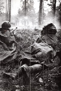 WWII Terijoki Zelenogorsk Russian Infantry attacking old Photo 1944