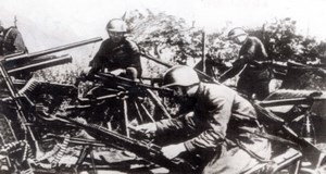 WWII Russia? German Artillery Machine Guns captured by Russians old Photo 1941