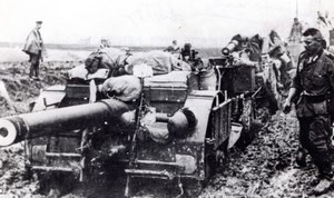 WWII Russia Eastern Front German SPG Gun in Mud old Photo 1942