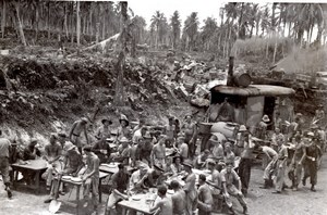 WWII Los Negros Island Australian RAAF Soldier Meal Time Mess Photo 1944