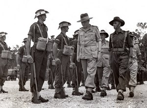 Papua New Guinea Lord Wakehurst Inspecting Guard of Honor old Photo 1945