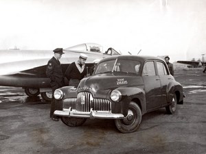 Japan? RAAF Meteor Jet Fighter & Holden Automobile Aviation old Photo 1953