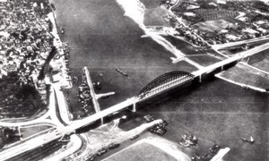 WWII Nijmegen? Rhine Bridge captured by Allies old Photo 1944 later print 1950's