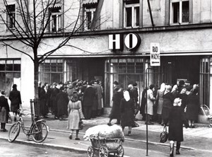 Germany People Queueing at Handelsorganisation HO Shop old Photo 1953