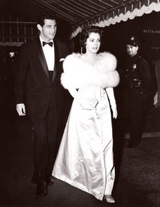 Actress Susan Kohner outside a Restaurant old Universal Photo 1959