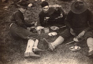 Three Beans in a Messkit US Army Soldiers Eating WWI old Photo 1914-1918