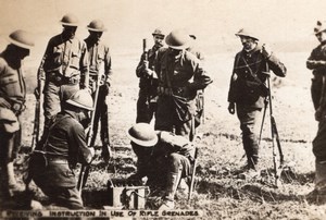 US Troops Receiving Instruction in use of Rifle Grenades WWI old Photo 1914-1918