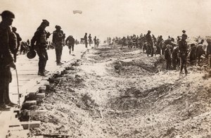 US Troops repairing road blown up by Germans WWI old Photo 1914-1918