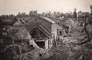 Somme Soldiers in Ruins of Roye WWI old Photo 1914-1918
