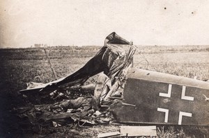 German Plane Brought down near Nesle Somme Aviation WWI old Photo 1914-1918