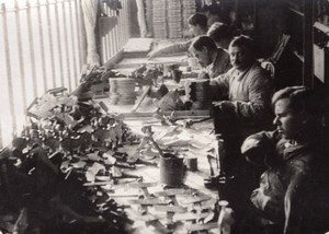 Crippled Soldiers Work Toy Making Workshop WWI old Photo 1914-1918