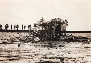 United Kingdom Aviation Crashed Airplane recovered from Thames old Photo 1920's?