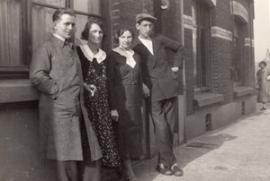 France? Group standing in front of House old Photo 1940