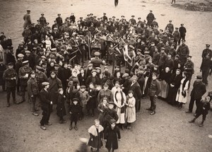 England WWI Tank Band cheering up Refugees & Tommies old Photo 1914-1918