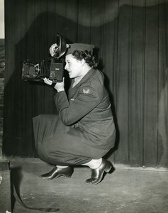 USA WWII Woman Military Photographer Camera Old Photo 1945