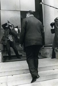France Paris Politicien Raymond Barre & Photographe Ancienne Photo 1981