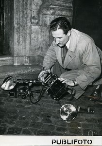 Italy Photoreporter after anti British Demonstrations in Rome Old Photo 1953