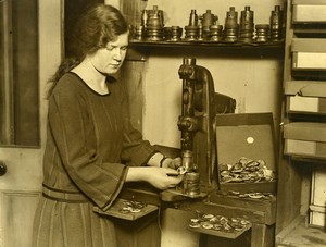 Royaume Uni Fabrique de Pins Photographiques Prince de Galles Ancienne Photo 1930