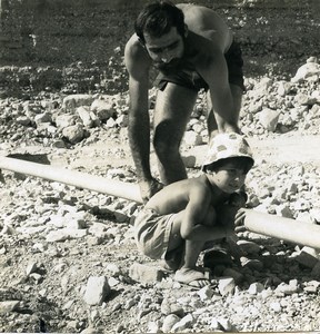 Israel Amiram Little Israeli Boy & Father? Old Photo Francis Maziere 1969