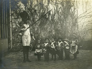 France Orchestre Militaire Tambours Jeu d'Enfants Costumes Ancienne Photo Amateur 1910