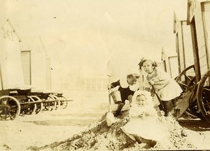 Belgium Oostende Beach Huts Children playing in Sand Old Amateur Photo 1900