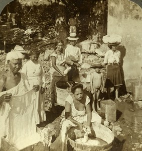 Panama Indian Native Women doing Laundry Old Stereoview Photo Underwood 1904