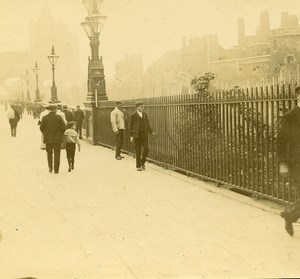 Tower of London ? Tourists Old Amateur Stereoview Photo Pourtoy 1900