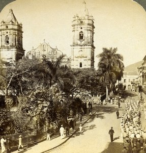 Panama City Soldiers going to the Cathedral Old Stereoview Underwood 1904